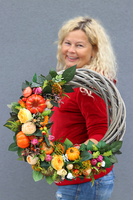 Jesienny Romantyzm, wianek na drzwi z dyniami, śr.46cm  