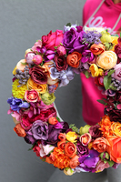 atrakcyjny tęczowy wianek Carmen Reminescence, śr.40cm