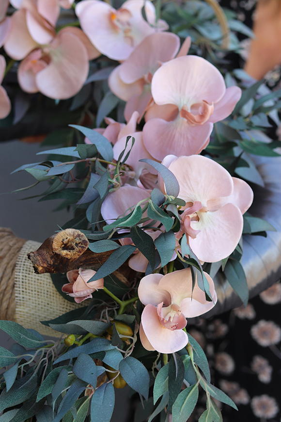 Elanea Orchid, efektowny wianek na drzwi, wym.53x115cm