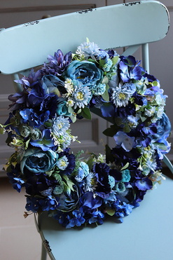 Granatowa Idylla, niebieski wianek na drzwi, śr. 43cm