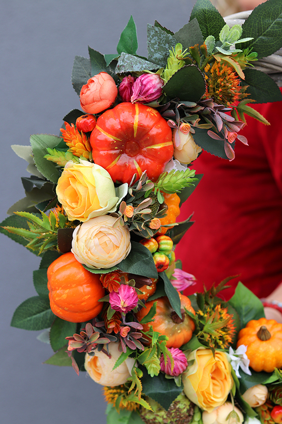 Jesienny Romantyzm, wianek na drzwi z dyniami, śr.46cm  