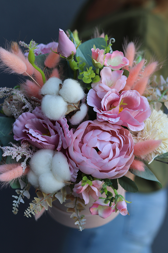 Fugia Cotton, różowy welurowy flowerbox z suszem, wys.33cm 