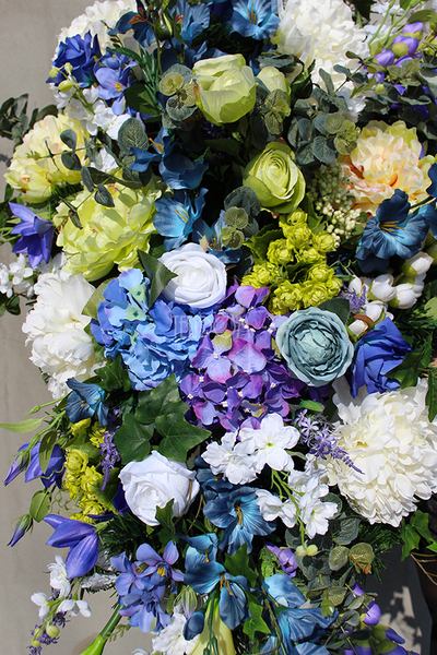 kompozycja kwiatowa dekoracja nagrobna Fiolet&amp;Niebieski dł.110cm, wys.40cm