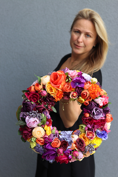 atrakcyjny tęczowy wianek Carmen Reminescence, śr.40cm