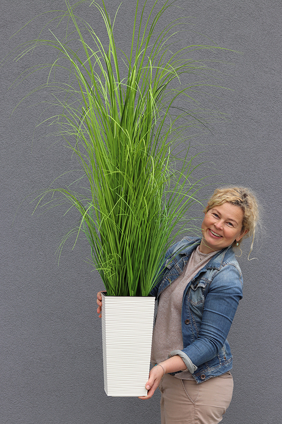 Merino Krem, sztuczna trawa w plastikowej dłutowanej donicy, wys.125cm
