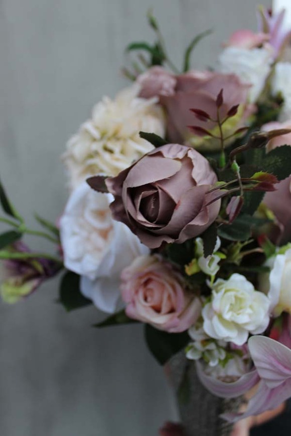 Lilia Exclusive kompozycja kwiatowa / bukiet, wys.56x60x40cm