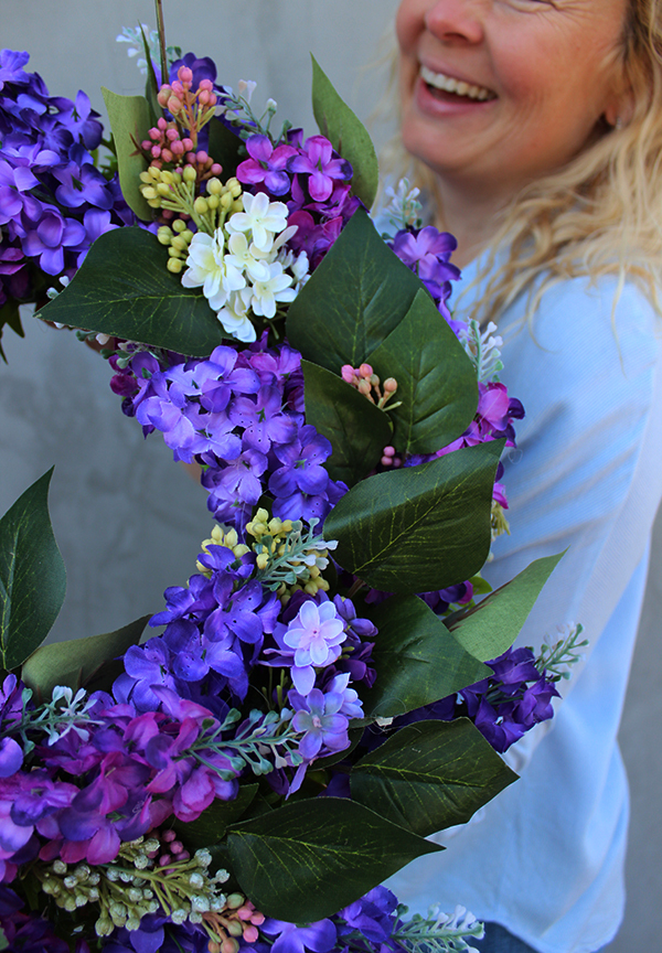 Bzy, wyjątkowy wiosenny wianek na drzwi, śr.45cm