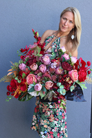 Adriana 2, elegancka kompozycja nagrobna w nasyconych barwach, wym.54x65x68cm