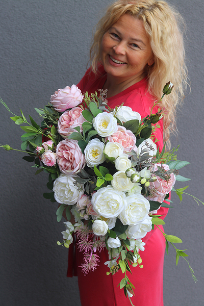 Geonia, pastelowa kompozycja w lustrzanym naczyniu, wym.40x42cm