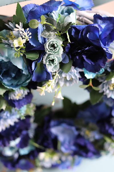 Granatowa Idylla, niebieski wianek na drzwi, śr. 43cm