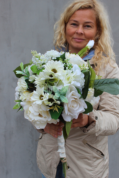 bukiet kwiatów białe Anioły, wys.38cm,śr.25cm
