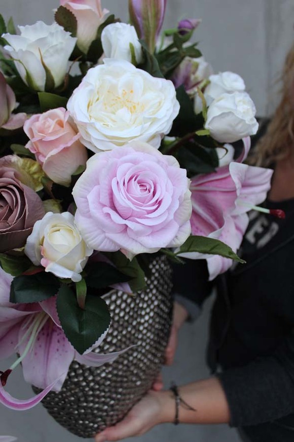 Lilia Exclusive kompozycja kwiatowa / bukiet, wys.56x60x40cm