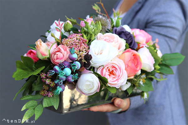 Alana Deluxia, kompozycja kwiatowa w lustrzanej donicy, wym.20x42cm 