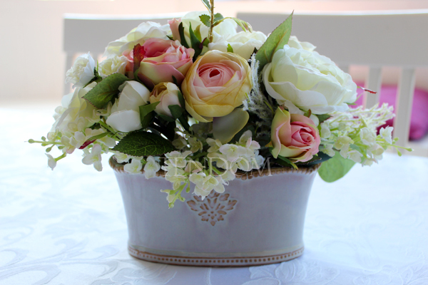 kompozycja kwiatowa / bukiet Sensenia wys.22cm, dł. kompozycji 30cm