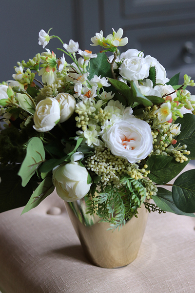 bogata kompozycja kwiatowa Norwegia, wys.33cm