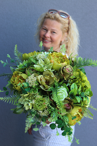 Janina Green&Gold, kompozycja z zielonych kwiatów, wym.42x55cm