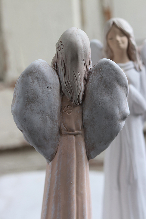 figurka ceramiczna, Uroczy Anioł, beżowy, wys.25cm