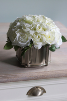 Montreal 2, elegancka kompozycja z róż w srebrnym naczyniu, wys.18cm