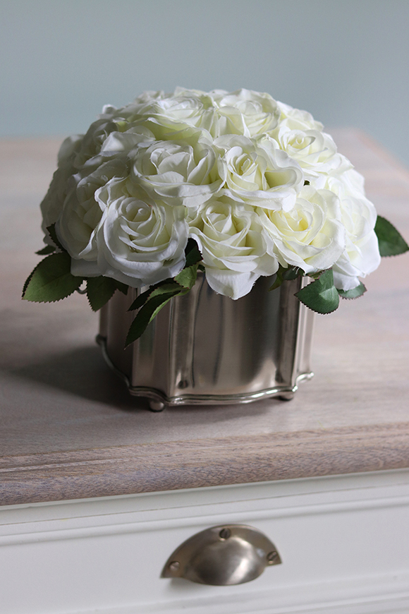 Montreal 2, elegancka kompozycja z róż w srebrnym naczyniu, wys.18cm