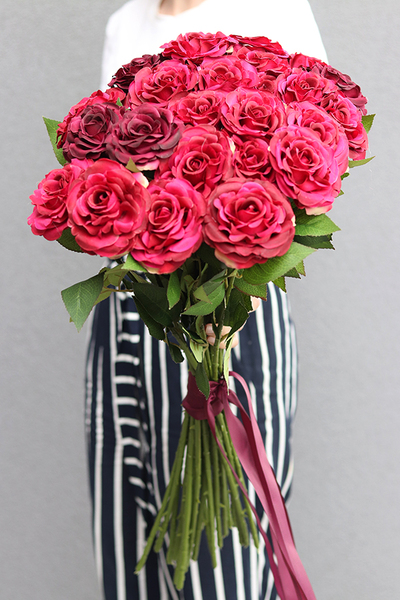 Bordita, bukiet 25 ciemnoczerwonych róż, duży, dł.65cm