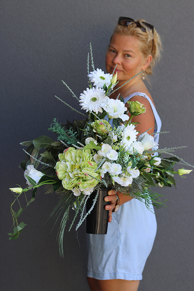 Zielona Przystań, bogaty bukiet nagrobny, śr.56cm