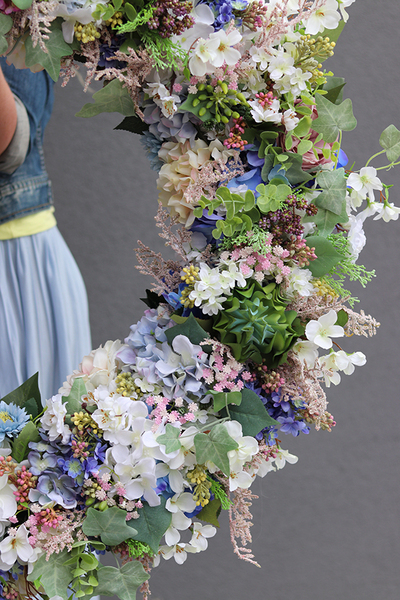 atrakcyjny  kwiatowy wianek, Czarująca Wiosna XXL, śr.80cm  