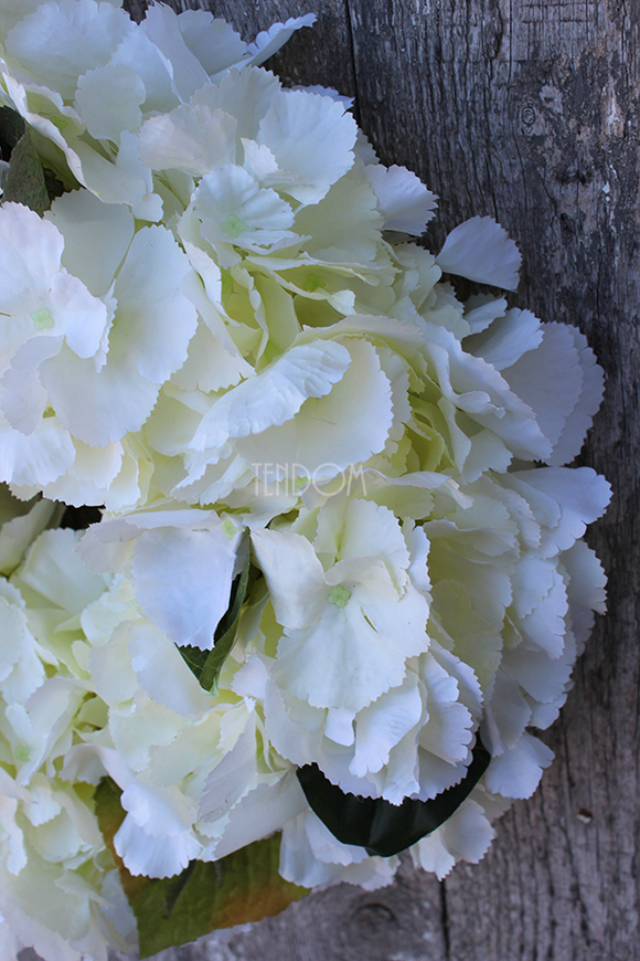 Biała Hortensja mięsista, wianek na drzwi, śr.35cm  