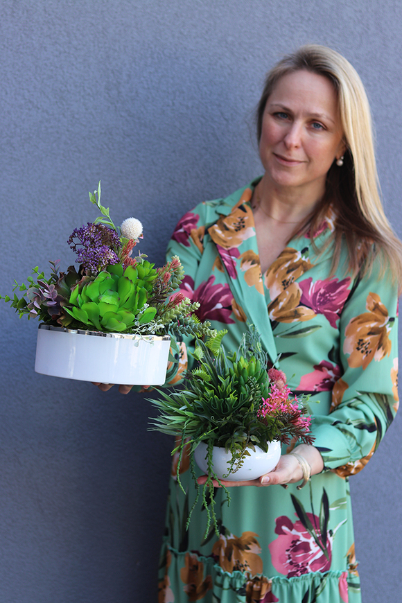 Sukulenty Menassa w owalnej donicy, wys.22cm