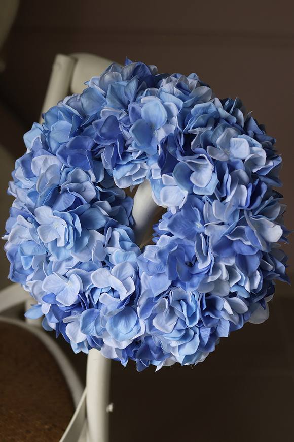 wianek na drzwi z niebieskich hortensji, Blue Beauty, śr.30cm 