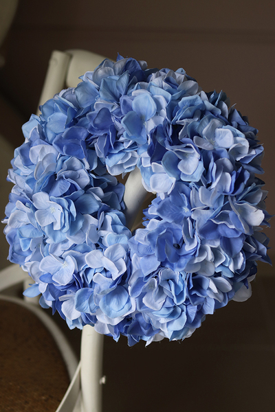 wianek na drzwi z niebieskich hortensji, Blue Beauty, śr.30cm 