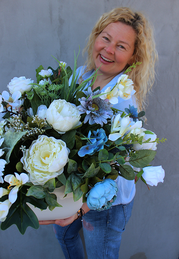 Marlo kompozycja kwiatowa w ceramicznym naczyniu, wys.46cm