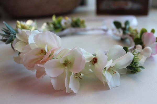 Tella, komunijny kwiatowy wianek na głowę, rozmiar uniwersalny