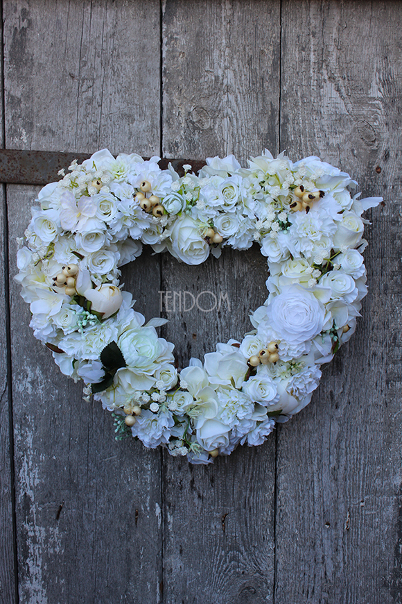 Serce White, dekoracja kwiatowa na wiklinowym spodzie, wys.32cm