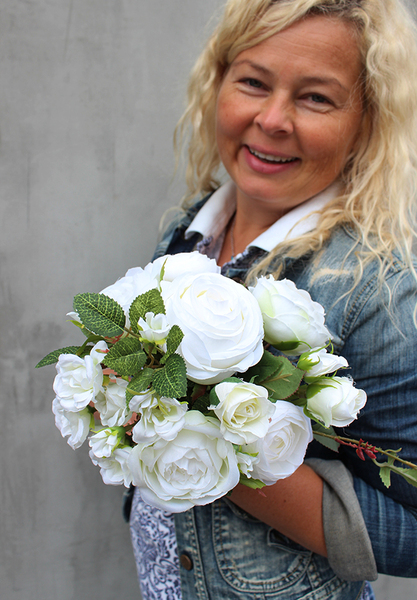 Biellenda, bukiet białych róż do wazonu, wym.20x22cm