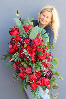 czerwona kompozycja nagrobna, Big Laos Augustina, wys.105x65x50cm  