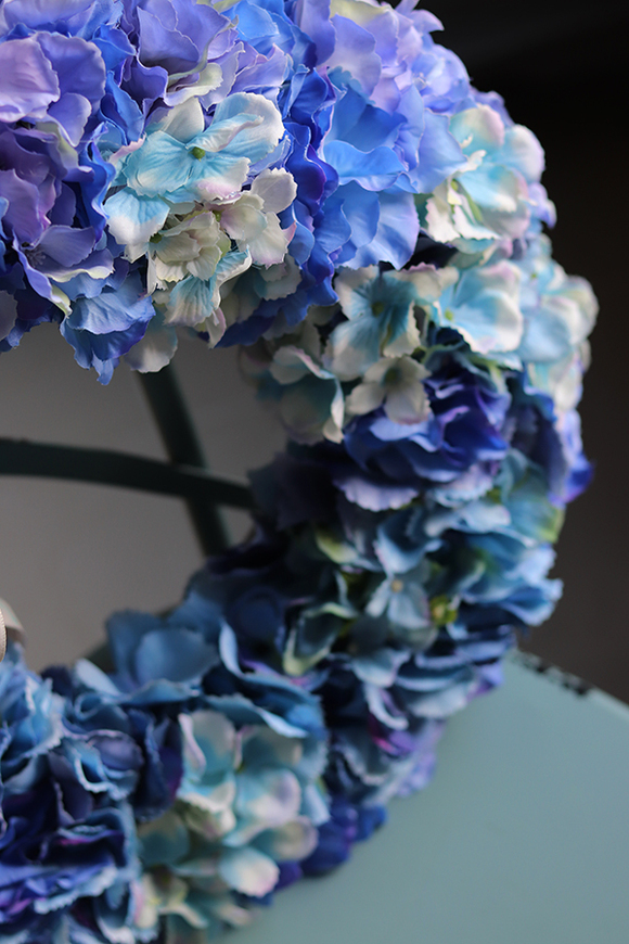 Blue Fellena, bogaty wianek z hortensji, śr.41cm 