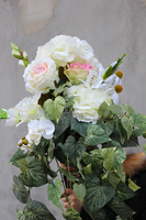 bukiet / dekoracja nagrobna do wazonu White, wys.75cm