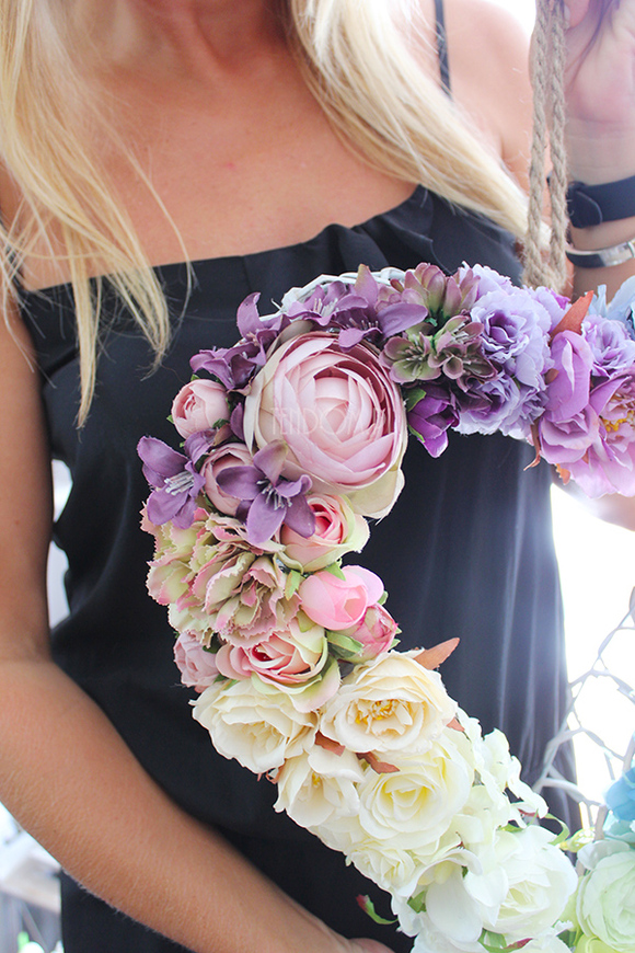 walentynkowe Serce Rainbow - dekoracja kwiatowa na wiklinowym spodzie,wys.44cm,szer. 38cm