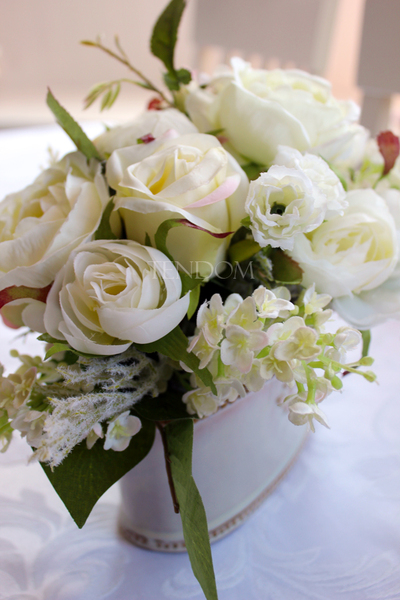 kompozycja kwiatowa / bukiet Sensenia wys.22cm, dł. kompozycji 30cm