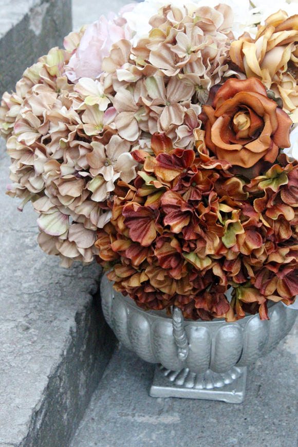 Tradycja kompozycja kwiatowa, wys.54cm