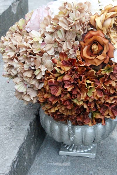 Tradycja kompozycja kwiatowa, wys.54cm