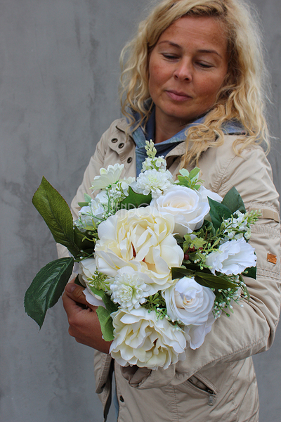 bukiet kwiatów białe Anioły, wys.38cm,śr.25cm