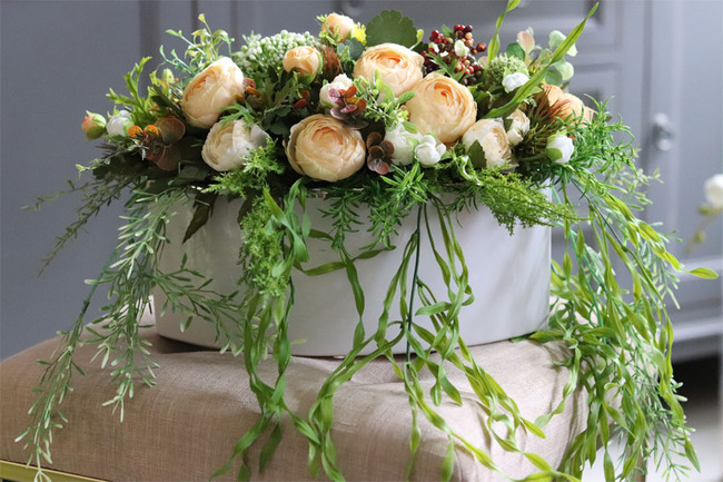 Manfredo Sun, kremowo - żółta kompozycja w ceramicznej donicy, wys.27cm