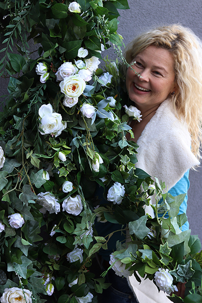 Agnes, elegancka girlanda z białymi kwiatami, dł.1m