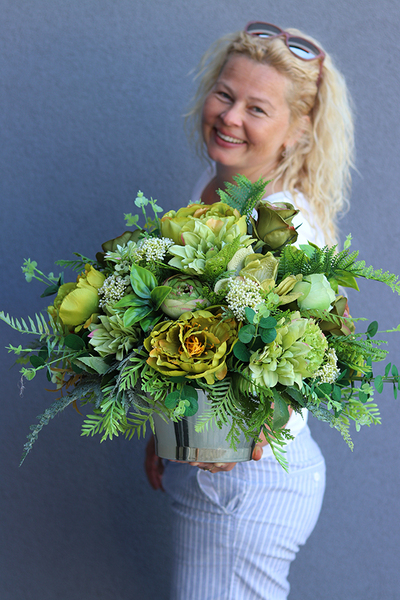 Janina Green&Gold, kompozycja z zielonych kwiatów, wym.42x55cm