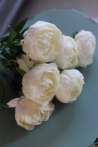 Bella Italia, bukiet kremowych peoni, 7szt. dł.42cm