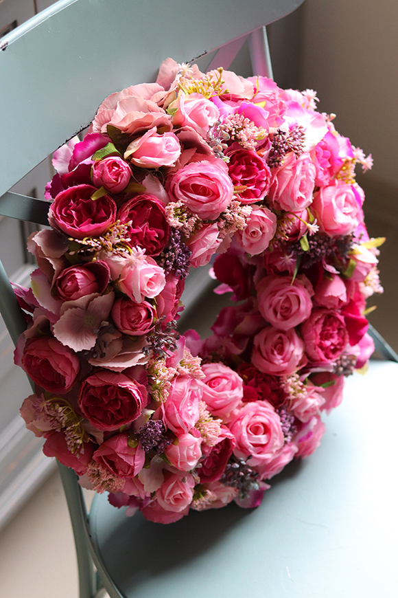 Bellisa, wianek na drzwi w kolorze intensywnego różu, śr.37cm