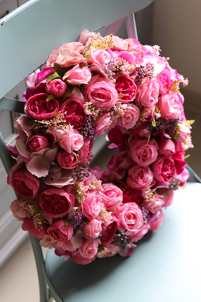 Bellisa, wianek na drzwi w kolorze intensywnego różu, śr.37cm