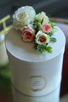 Birthday, udekorowane sztucznymi kwiatami pudełko na prezent, wym.15x15cm