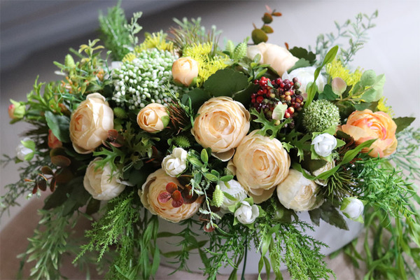 Manfredo Sun, kremowo - żółta kompozycja w ceramicznej donicy, wys.27cm